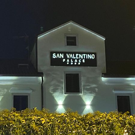 Hotel Palace San Valentino Umag Eksteriør bilde