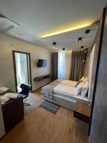 Hotel Palace San Valentino Umag Eksteriør bilde