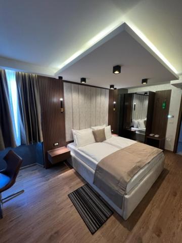 Hotel Palace San Valentino Umag Eksteriør bilde