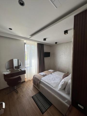 Hotel Palace San Valentino Umag Eksteriør bilde