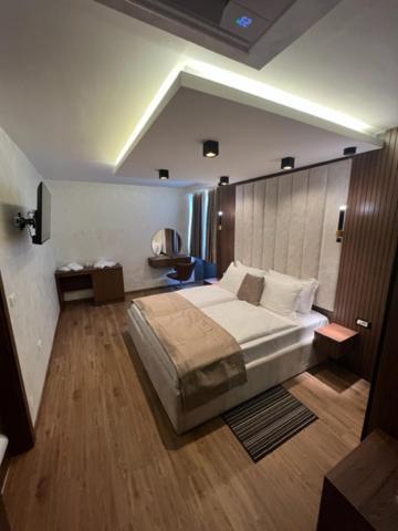 Hotel Palace San Valentino Umag Eksteriør bilde